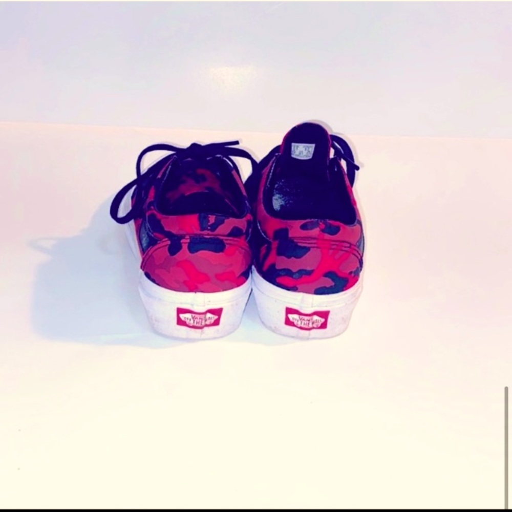 Vans - Picture 5 of 7